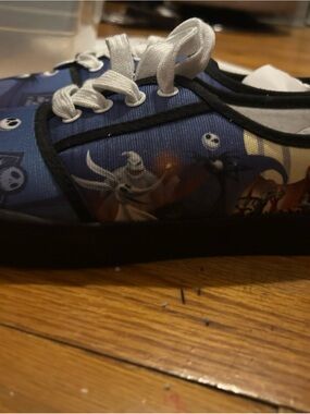 Blue Themed Graphic Lace-Up Canvas Sneaker